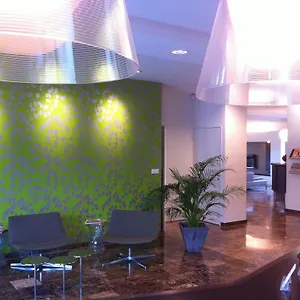 Les Amandiers Hotel